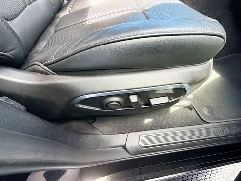 Used 2023 Jeep Wagoneer L Series II image 30