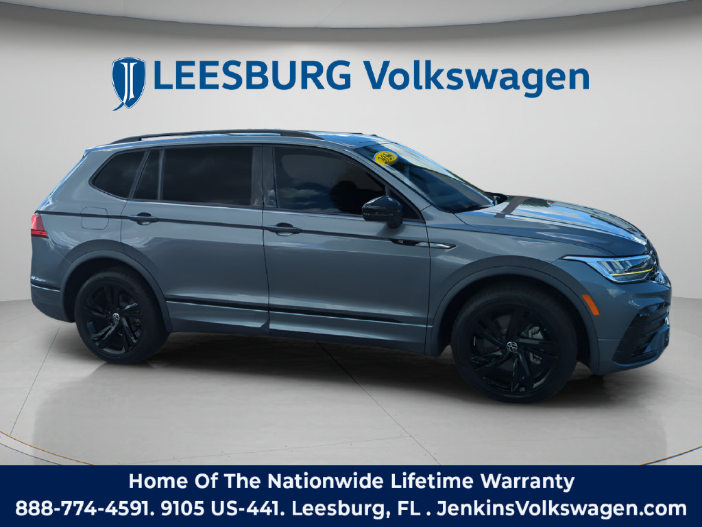 Used 2023 Volkswagen Tiguan SE R-Line FWD image 2