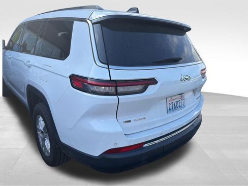 Used 2022 Jeep Grand Cherokee L Laredo w/ Luxury Tech Group I AWD/4WD image 2