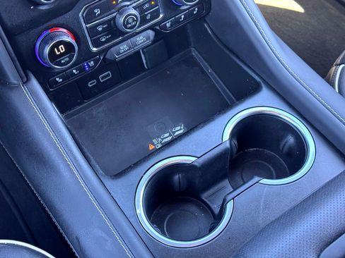 Used 2023 Chevrolet Suburban Premier w/ Advanced Technology Package image 29