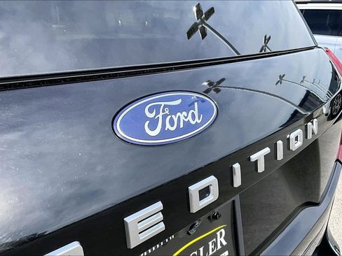 Certified 2025 Ford Expedition Active AWD/4WD image 32