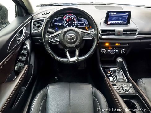 Used 2018 MAZDA MAZDA3 Grand Touring image 15