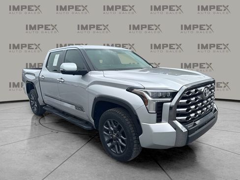 Used 2025 Toyota Tundra Platinum AWD/4WD image 4