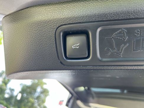 Used 2020 Ford Expedition XLT w/ Equipment Group 202A RWD image 15