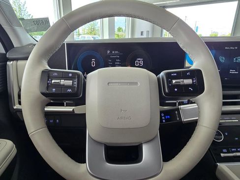 Used 2025 Hyundai Santa Fe SEL AWD/4WD image 25