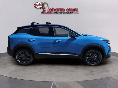 New 2026 Nissan Kicks SR image 7