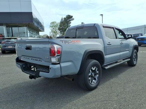 Used 2020 Toyota Tacoma TRD Off-Road w/ TRD Premium Off Road Package image 3