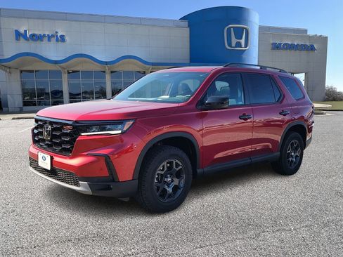 New 2025 Honda Pilot TrailSport image 2