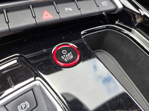 Used 2022 Audi e-tron GT Premium Plus AWD/4WD image 27