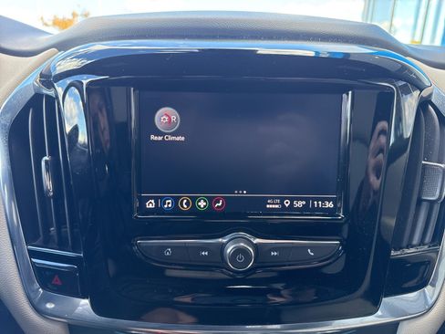 Used 2022 Chevrolet Traverse LS image 23