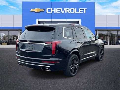 Used 2024 Cadillac XT6 Luxury image 6
