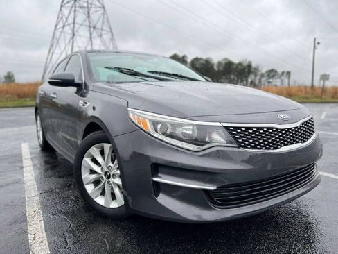 Used 2018 Kia Optima EX w/ Premium Package FWD image 3