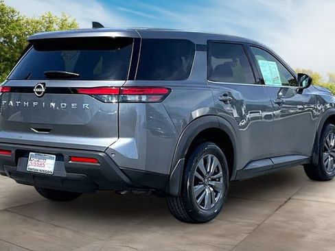 Used 2024 Nissan Pathfinder S FWD image 6
