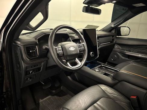 Certified 2024 Ford Expedition Max Platinum RWD image 4
