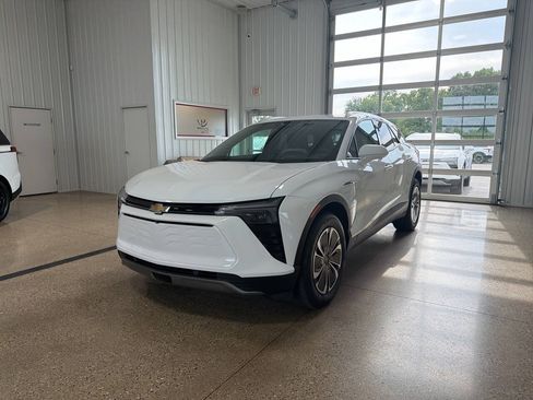 Used 2024 Chevrolet Blazer EV LT AWD/4WD image 2