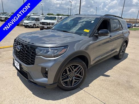 Used 2025 Ford Explorer ST-Line w/ Premium Package RWD image 1