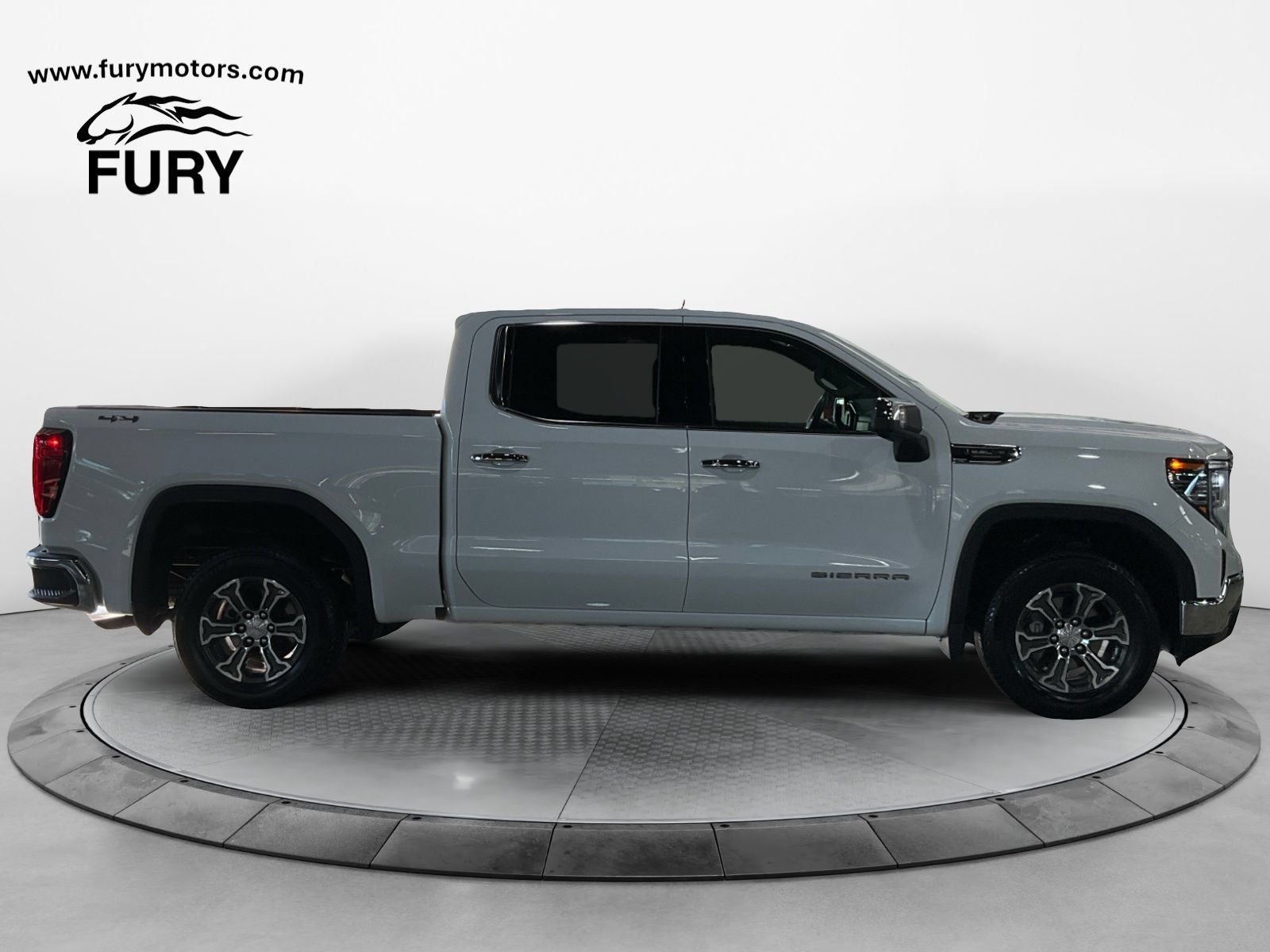 Used 2025 GMC Sierra 1500 SLT AWD/4WD image 3