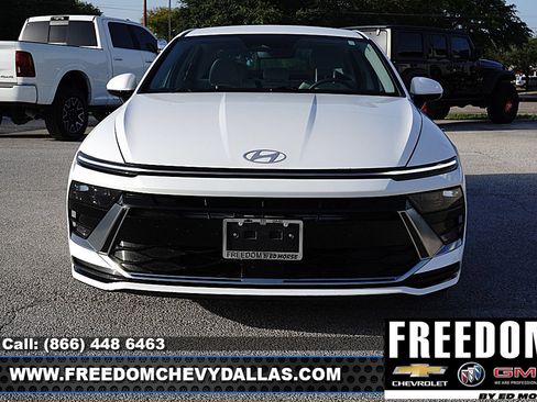 Used 2025 Hyundai Sonata SEL FWD image 2