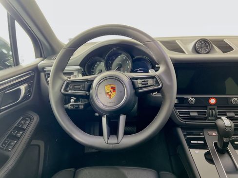 Certified 2026 Porsche Macan AWD/4WD image 25