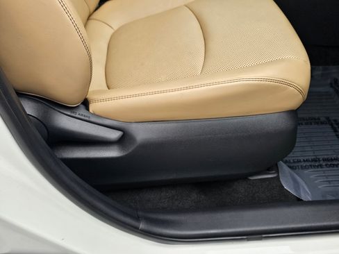 Used 2021 Toyota RAV4 Limited image 27