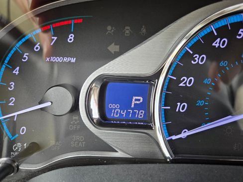 Used 2011 Toyota Sienna XLE image 15