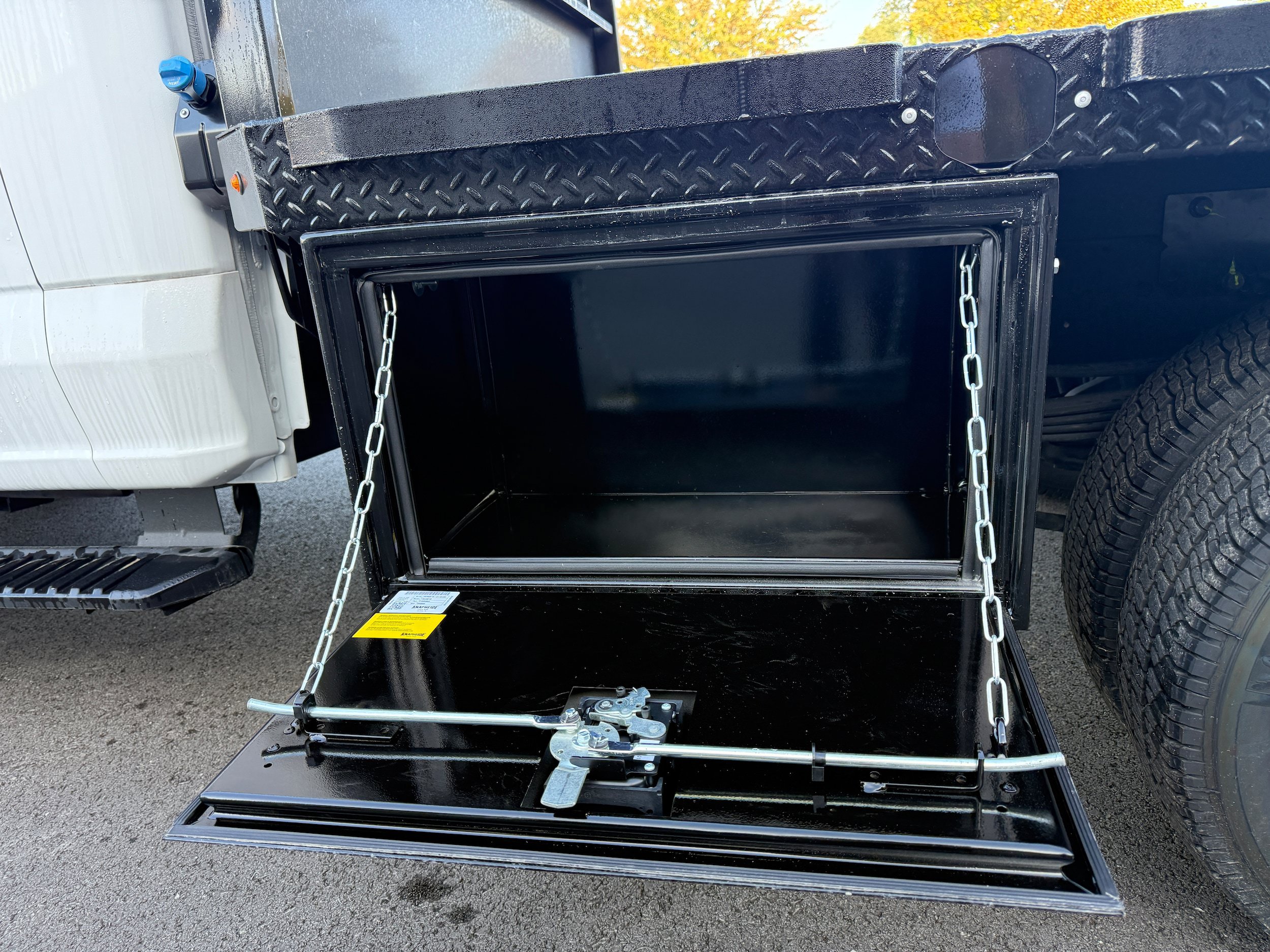New 2025 Ford F350 4x4 Regular Cab DRW Super Duty image 12