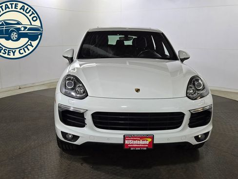 Used 2018 Porsche Cayenne Platinum Edition AWD/4WD image 2