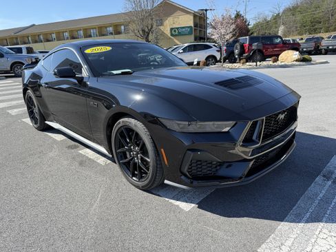 Used 2025 Ford Mustang GT Premium image 2