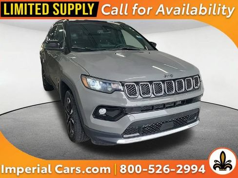 Used 2023 Jeep Compass Limited AWD/4WD image 1