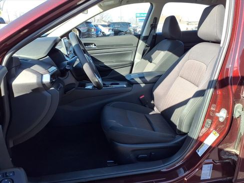 Used 2025 Nissan Altima 2.5 SV image 11