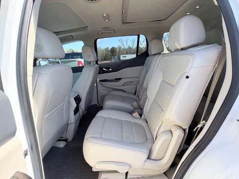 Used 2021 GMC Acadia Denali w/ Denali Technology Package image 25