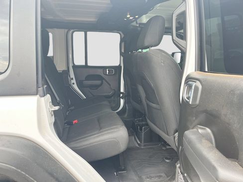 Used 2022 Jeep Wrangler Unlimited Sport AWD/4WD image 26