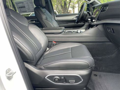 New 2025 Jeep Wagoneer Series II w/ Premium Group I image 38