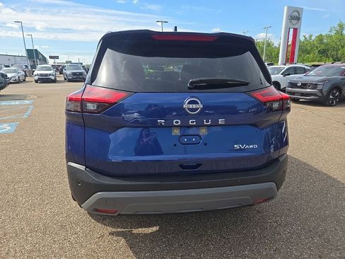 Used 2023 Nissan Rogue SV AWD/4WD image 6