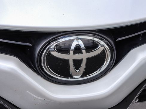 Used 2022 Toyota Camry XSE w/ Carpet Mat Package (TMS) FWD image 4