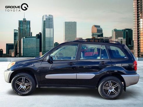 Used 2005 Toyota RAV4 4WD image 2