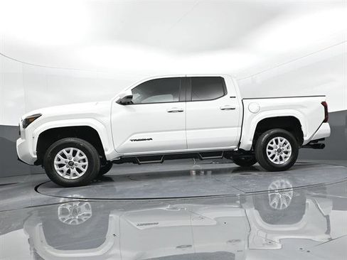 Certified 2026 Toyota Tacoma SR5 image 30