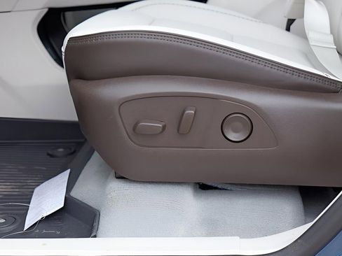 New 2026 GMC Acadia Denali w/ Super Cruise Package image 21