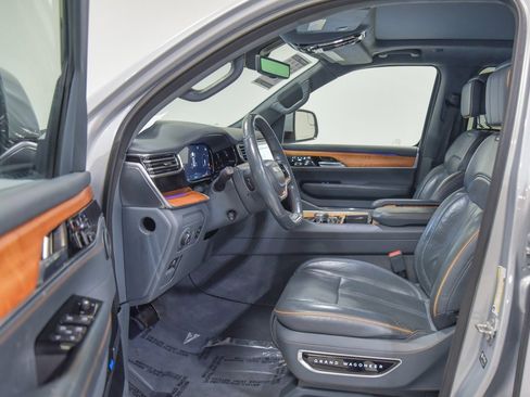 Used 2022 Jeep Grand Wagoneer Series II w/ Convenience Group III image 2