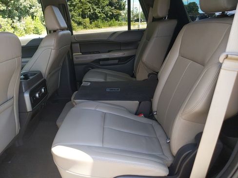 Used 2021 Ford Expedition XLT image 27
