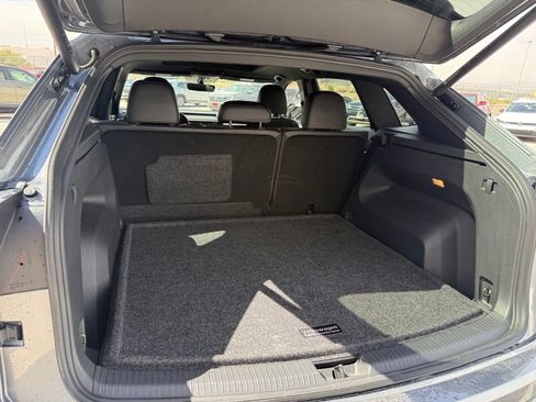 Used 2023 Volkswagen Atlas Cross Sport SE w/ Panoramic Sunroof Package FWD image 22