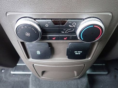 Used 2022 Ford Explorer Platinum w/ Technology Package AWD/4WD image 21
