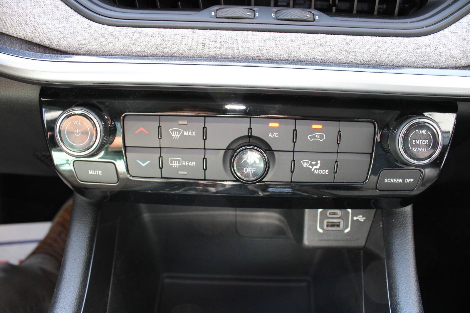 Used 2022 Jeep Compass Latitude AWD/4WD image 21