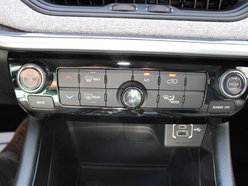Used 2022 Jeep Compass Latitude AWD/4WD image 21