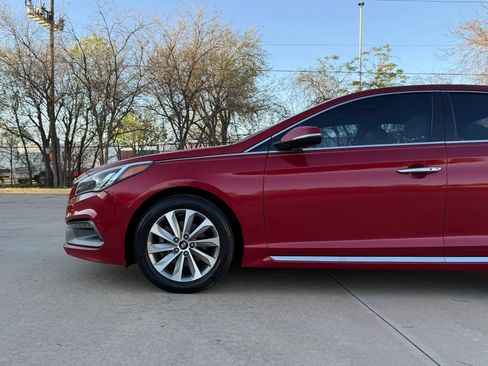 Used 2017 Hyundai Sonata Sport w/ Value Edition Package 02 FWD image 4