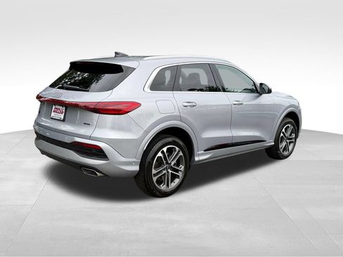 Used 2025 Audi Q5 Premium w/ Convenience Package AWD/4WD image 8