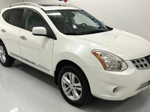 Used 2013 Nissan Rogue SV w/ Premium Pkg AWD/4WD image 7