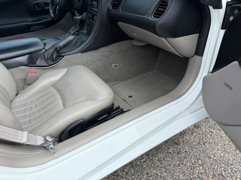 Used 1998 Chevrolet Corvette Coupe RWD image 11