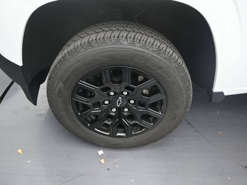 Used 2026 Chevrolet Colorado W/T w/ WT Custom Package RWD image 9