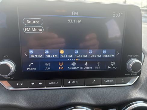 Used 2024 Nissan Sentra SV FWD image 19